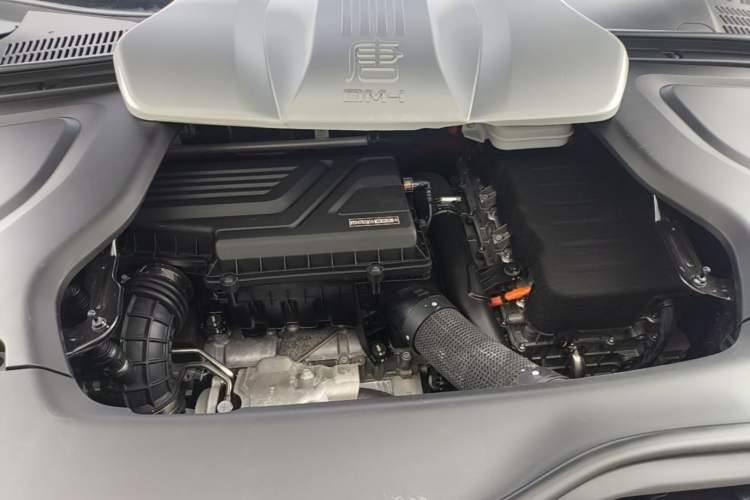 Used BYD Tang New Energy 2021 DM-i 112KM Prestige Model Engine Bay