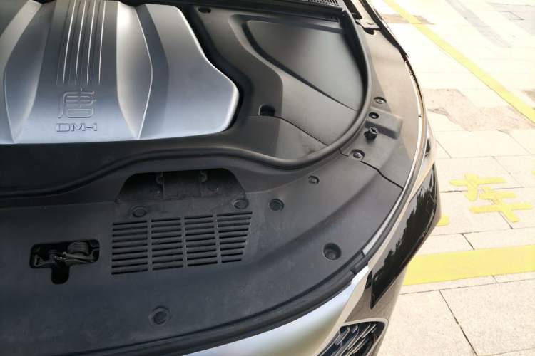 Used BYD Tang New Energy 2021 DM-i 112KM Prestige Model Engine Bay Left