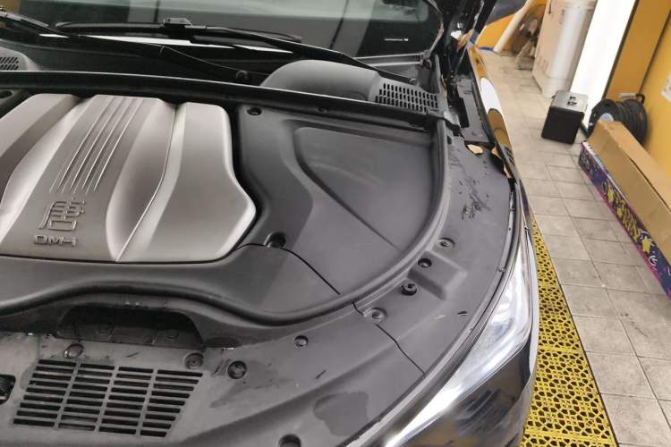 Used BYD Tang New Energy 2021 DM-i 112KM Prestige Model Engine Bay Left