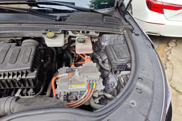 Used BYD Tang New Energy 2021 DM 2.0T Four-Wheel Drive Performance Edition Prestige Model Engine Bay Left
