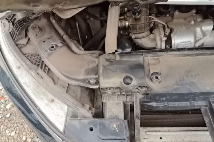 Used BYD Tang New Energy 2021 DM-i 112KM Prestige Model Engine Bay Right