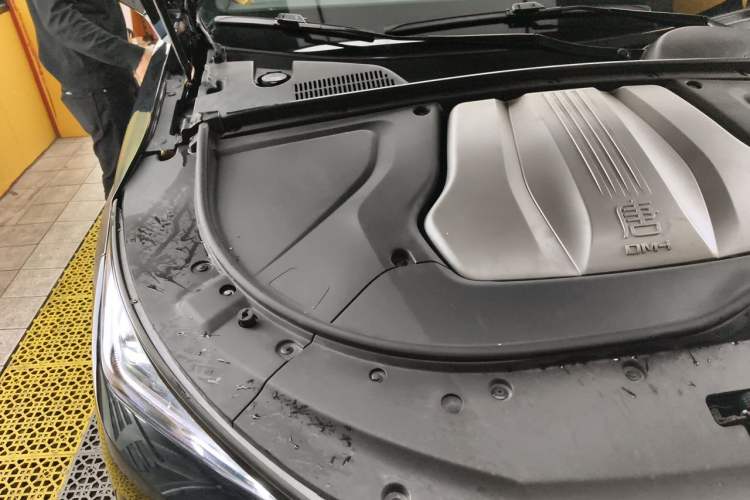 Used BYD Tang New Energy 2021 DM-i 112KM Prestige Model Engine Bay Right