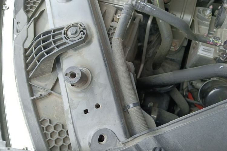 Used BYD Tang New Energy 2021 DM-i 112KM Prestige Model Engine Bay Right