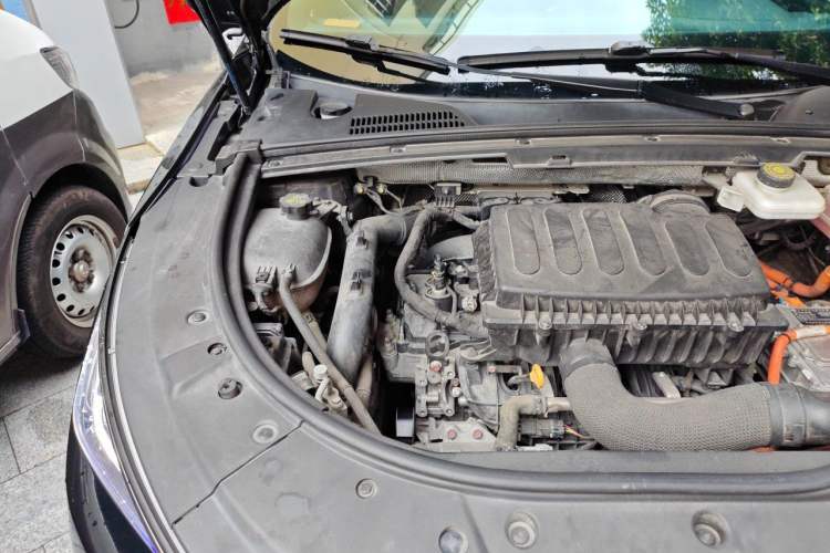 Used BYD Tang New Energy 2021 DM 2.0T Four-Wheel Drive Performance Edition Prestige Model Engine Bay Right