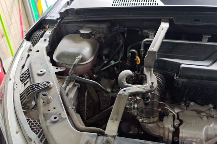 Used BYD Tang New Energy 2021 DM-i 112KM Prestige Model Engine Bay Right