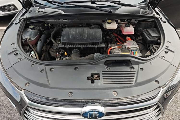 Used BYD Tang New Energy 2021 DM 2.0T Four-Wheel Drive Performance Edition Prestige Model Engine Bay