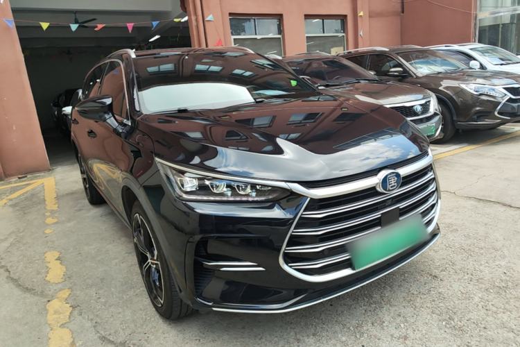 Used BYD Tang New Energy 2021 DM-i 112KM Prestige Model Front Right 45 Deg