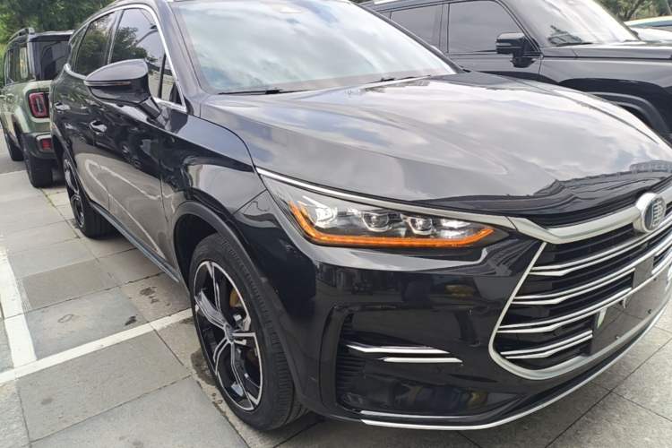 Used BYD Tang New Energy 2021 DM-i 112KM Prestige Model Front Right 45 Deg