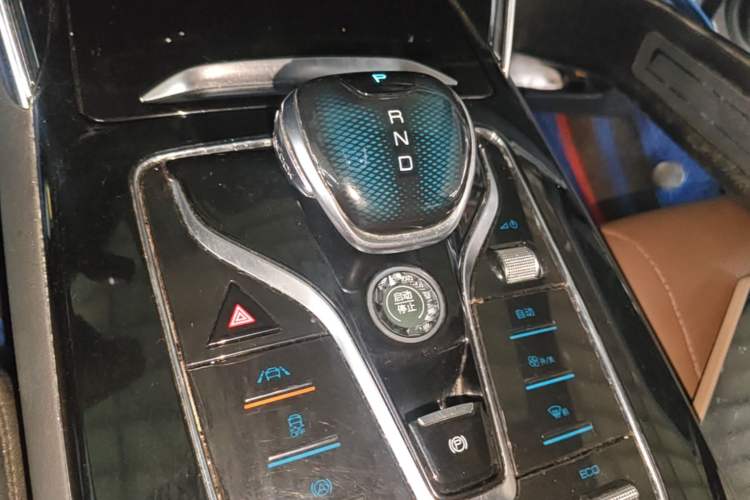 Used BYD Tang New Energy 2021 DM 2.0T Four-Wheel Drive Performance Edition Prestige Model Gear Lever