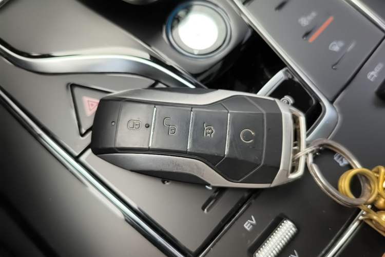 Used BYD Tang New Energy 2021 DM-i 112KM Prestige Model Interior 1