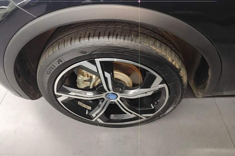 Used BYD Tang New Energy 2021 DM-i 112KM Prestige Model Left Front Wheel Hub