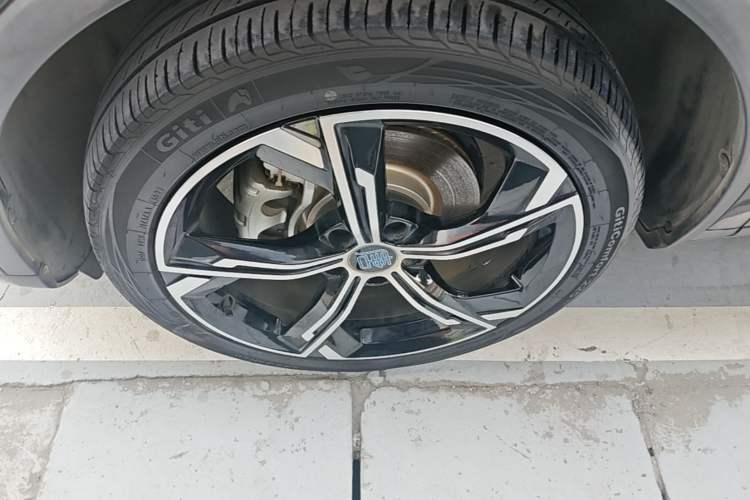 Used BYD Tang New Energy 2021 DM-i 112KM Prestige Model Left Front Wheel Hub