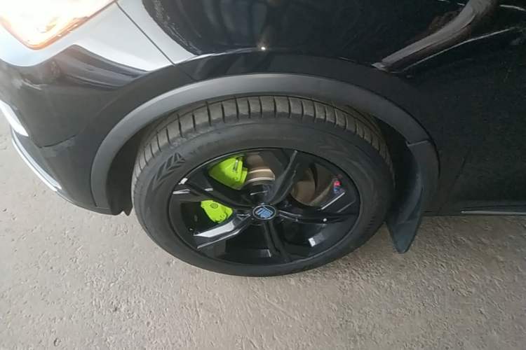 Used BYD Tang New Energy 2021 DM-i 112KM Prestige Model Left Front Wheel Hub