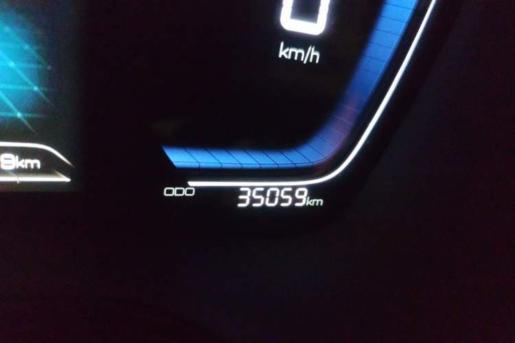 Used BYD Tang New Energy 2021 DM-i 112KM Prestige Model Odometer Close Up