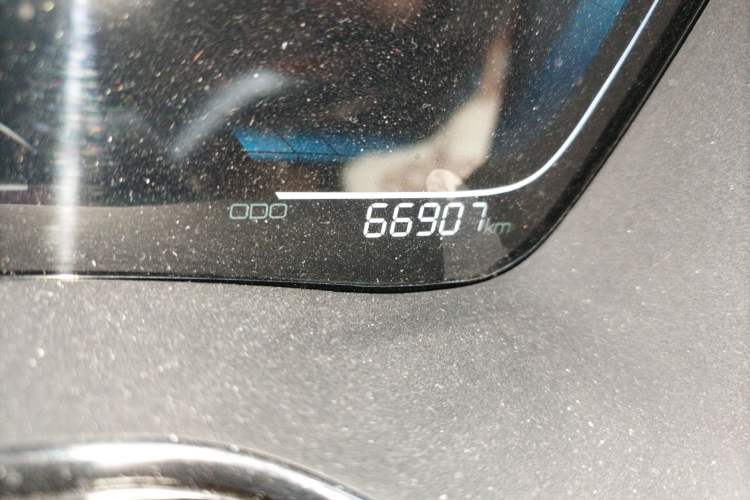 Used BYD Tang New Energy 2021 DM-i 112KM Prestige Model Odometer Close Up
