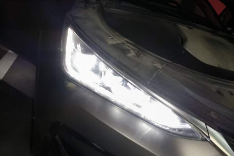 Used BYD Tang New Energy 2021 DM-i 112KM Prestige Model Right Front Headlight