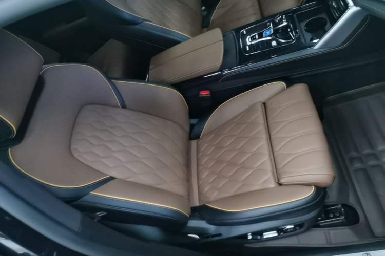 Used BYD Tang New Energy 2021 DM-i 112KM Prestige Model Right Front Seat
