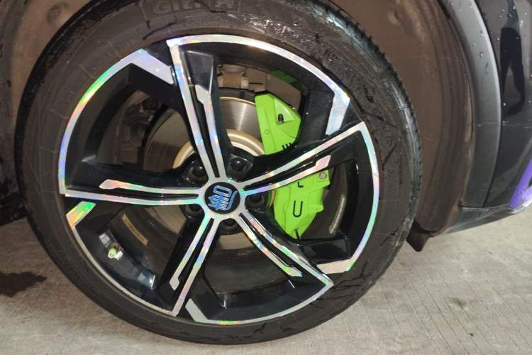 Used BYD Tang New Energy 2021 DM-i 112KM Prestige Model Right Front Wheel Hub