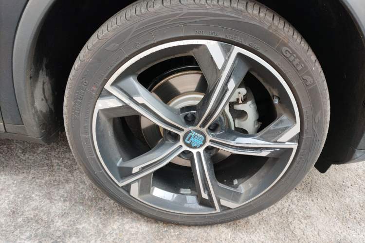 Used BYD Tang New Energy 2021 DM-i 112KM Prestige Model Right Front Wheel Hub