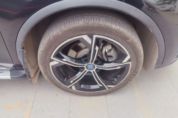Used BYD Tang New Energy 2021 DM 2.0T Four-Wheel Drive Performance Edition Prestige Model Right Front Wheel Hub