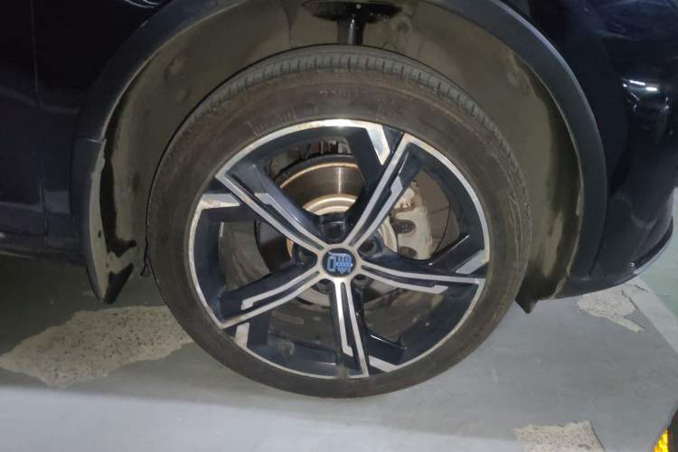 Used BYD Tang New Energy 2021 DM-i 112KM Prestige Model Right Front Wheel Hub