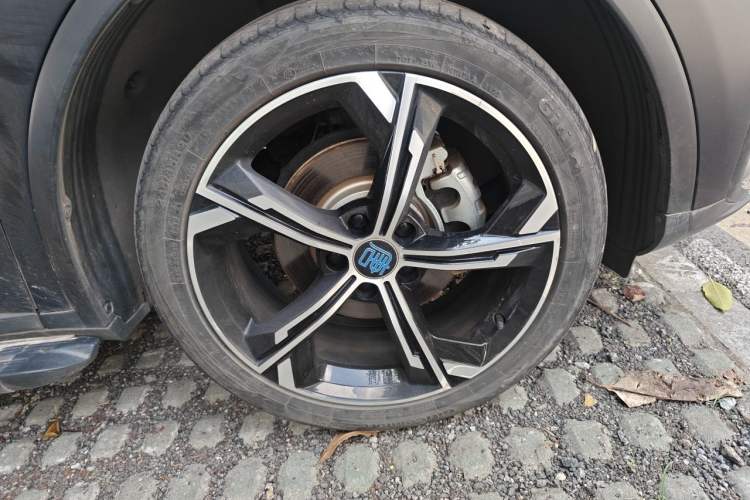 Used BYD Tang New Energy 2021 DM-i 112KM Prestige Model Right Front Wheel Hub