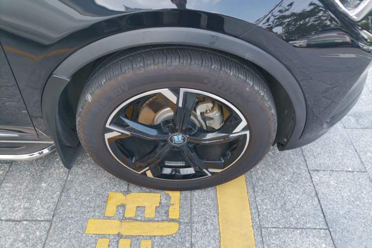 Used BYD Tang New Energy 2021 DM-i 112KM Prestige Model Right Front Wheel Hub
