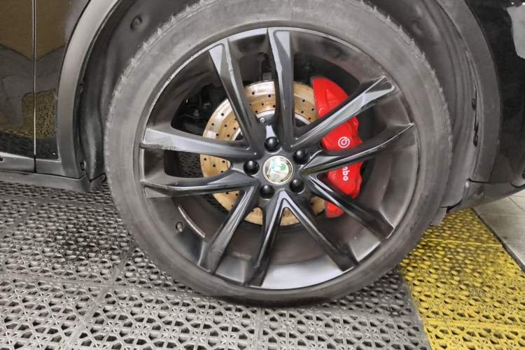 Used BYD Tang New Energy 2021 DM-i 112KM Prestige Model Right Front Wheel Hub