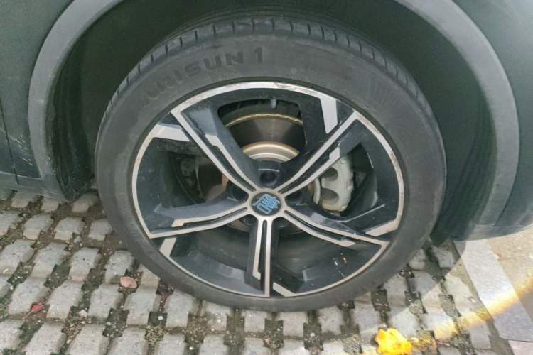 Used BYD Tang New Energy 2021 DM-i 112KM Prestige Model Right Front Wheel Hub