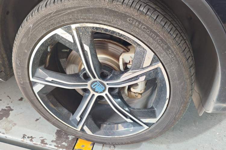Used BYD Tang New Energy 2021 DM-i 112KM Prestige Model Right Front Wheel Hub