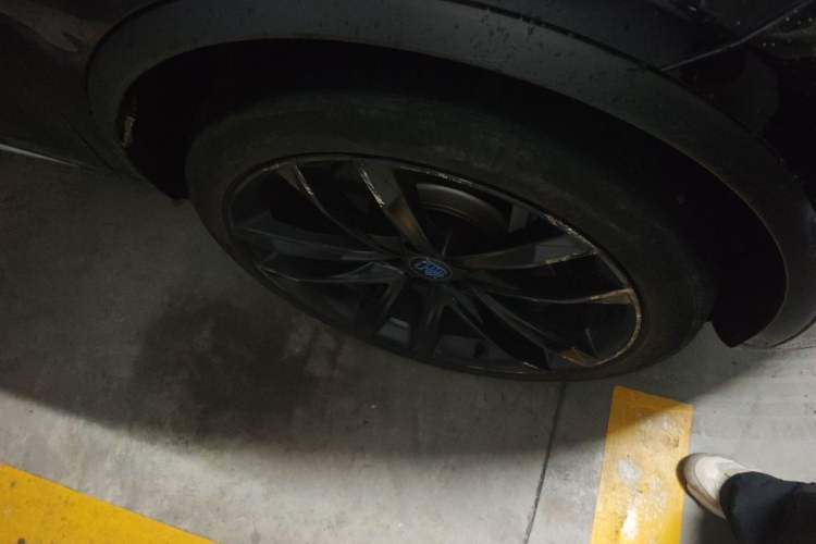 Used BYD Tang New Energy 2021 DM 2.0T Four-Wheel Drive High-Performance Flagship Model Right Front Wheel Hub