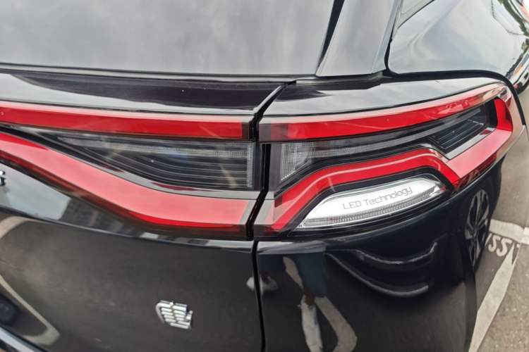 Used BYD Tang New Energy 2021 DM-i 112KM Prestige Model Right Rear Taillight