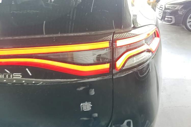 Used BYD Tang New Energy 2021 DM-i 112KM Prestige Model Right Rear Taillight
