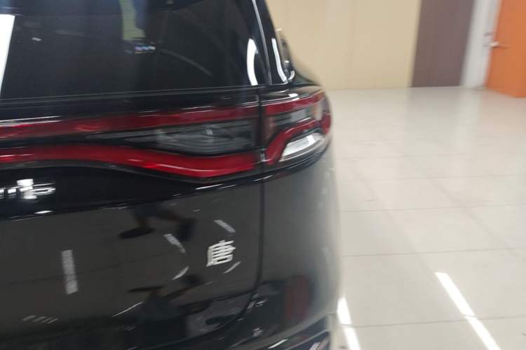 Used BYD Tang New Energy 2021 DM-i 112KM Prestige Model Right Rear Taillight