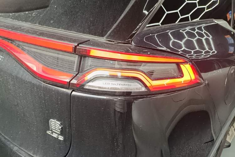 Used BYD Tang New Energy 2021 DM 2.0T Four-Wheel Drive High-Performance Luxury Model Right Rear Taillight