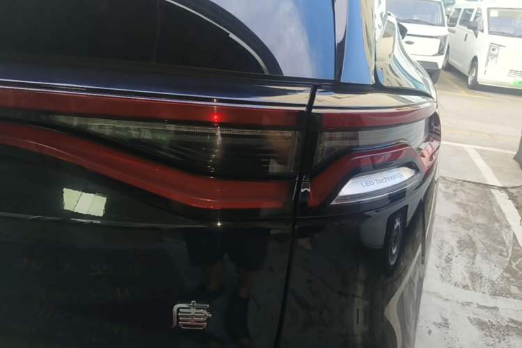 Used BYD Tang New Energy 2021 DM-i 112KM Prestige Model Right Rear Taillight