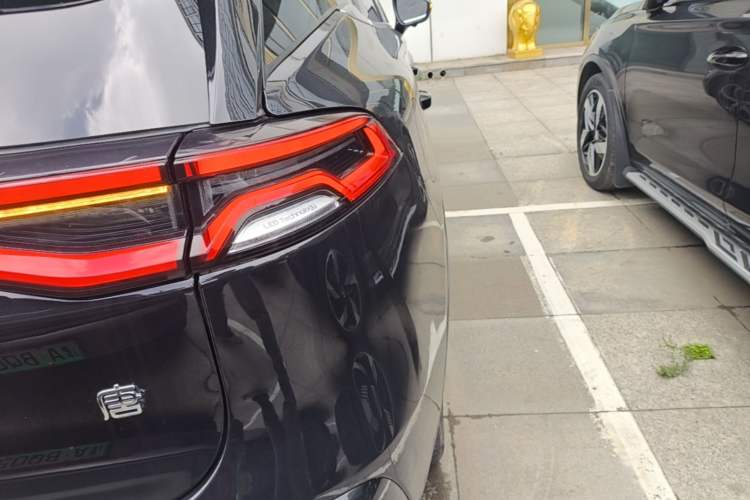 Used BYD Tang New Energy 2021 DM-i 112KM Prestige Model Right Rear Taillight