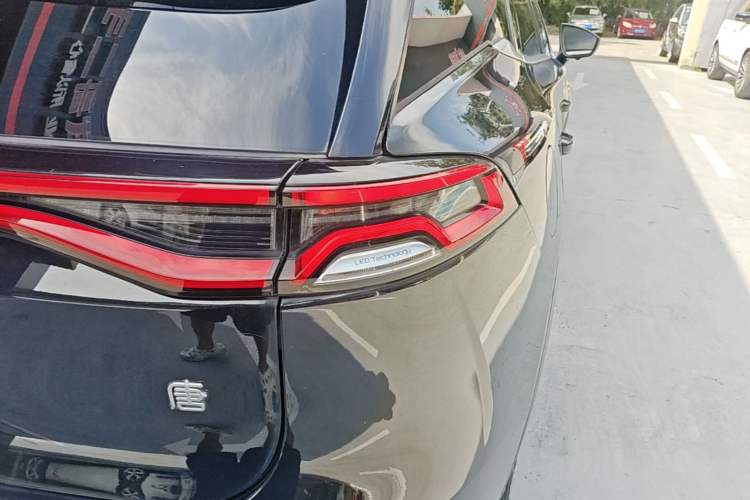 Used BYD Tang New Energy 2021 DM-i 112KM Prestige Model Right Rear Taillight