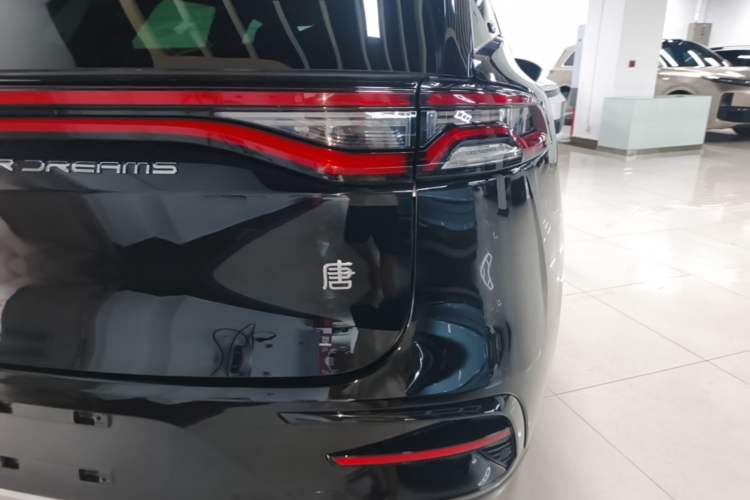 Used BYD Tang New Energy 2021 DM-i 112KM Prestige Model Right Rear Taillight