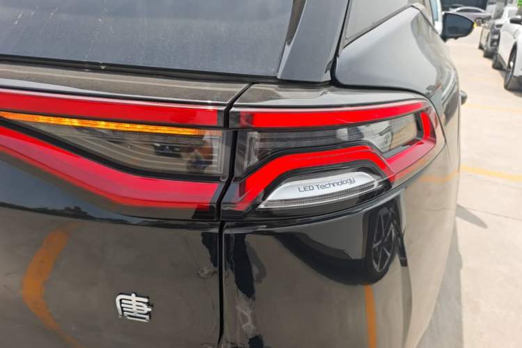 Used BYD Tang New Energy 2021 DM-i 112KM Prestige Model Right Rear Taillight