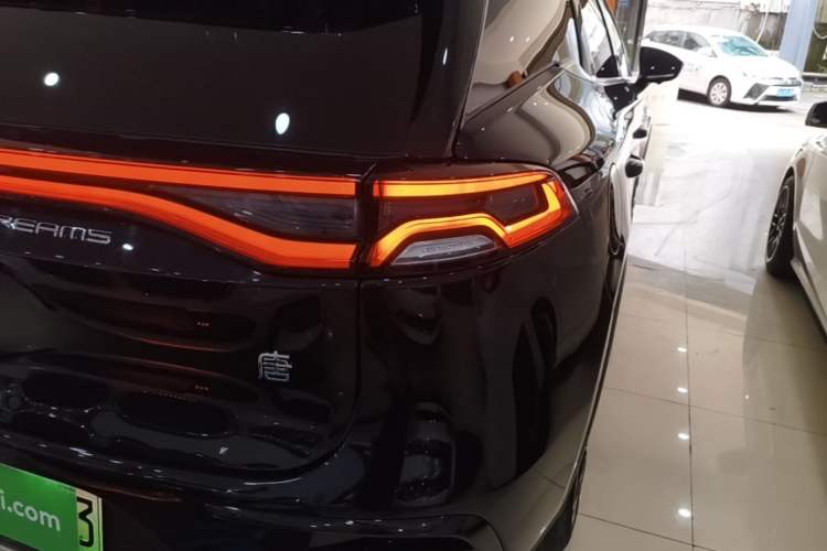 Used BYD Tang New Energy 2021 DM 2.0T Four-Wheel Drive Performance Edition Prestige Model Right Rear Taillight