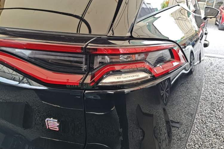 Used BYD Tang New Energy 2021 DM-i 112KM Prestige Model Right Rear Taillight
