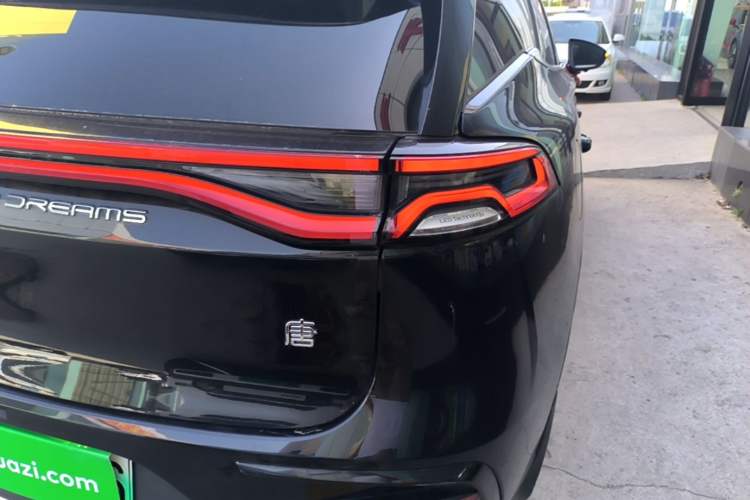 Used BYD Tang New Energy 2021 DM-i 112KM Prestige Model Right Rear Taillight