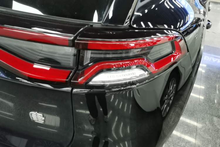 Used BYD Tang New Energy 2021 DM-i 112KM Prestige Model Right Rear Taillight