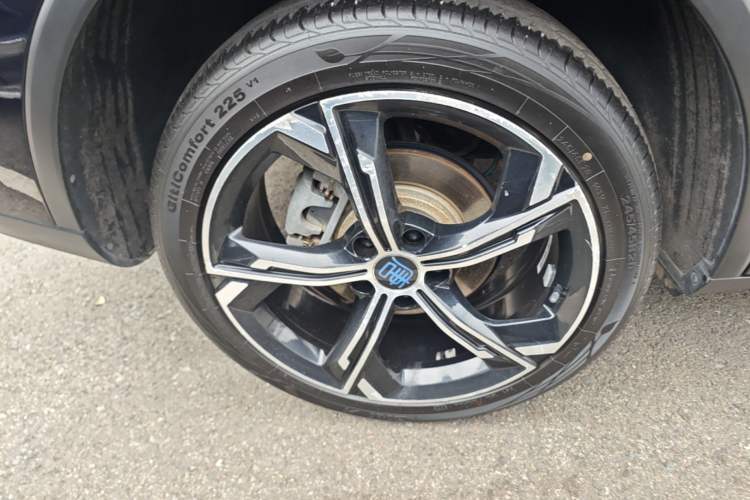 Used BYD Tang New Energy 2021 DM-i 112KM Prestige Model Right Rear Wheel Hub