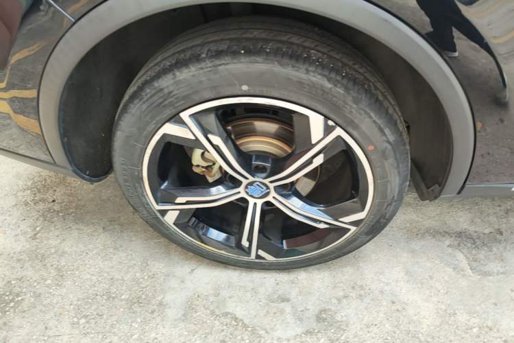 Used BYD Tang New Energy 2021 DM-i 112KM Prestige Model Right Rear Wheel Hub