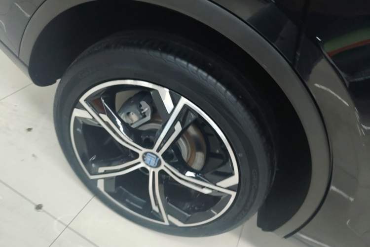 Used BYD Tang New Energy 2021 DM-i 112KM Prestige Model Right Rear Wheel Hub