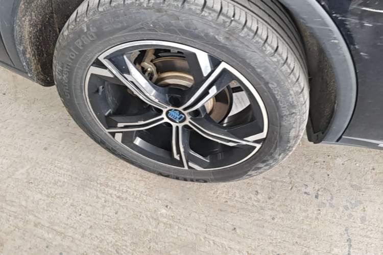 Used BYD Tang New Energy 2021 DM-i 112KM Prestige Model Right Rear Wheel Hub