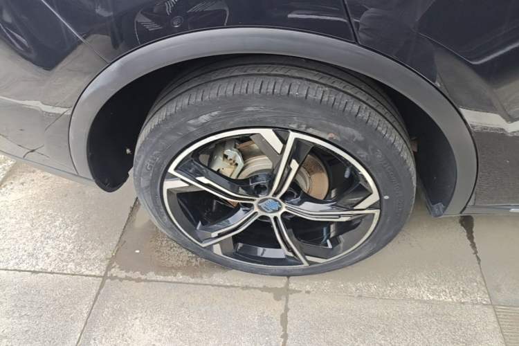 Used BYD Tang New Energy 2021 DM-i 112KM Prestige Model Right Rear Wheel Hub