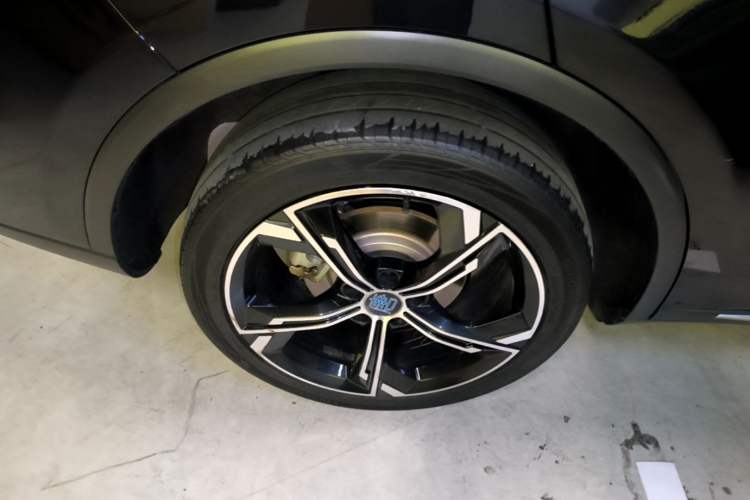 Used BYD Tang New Energy 2021 DM-i 112KM Prestige Model Right Rear Wheel Hub